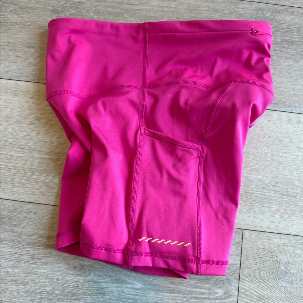 FABLETICS Anywhere Motion365+ HW RUN 4” biker shorts women’s size medium - Picture 3 of 6